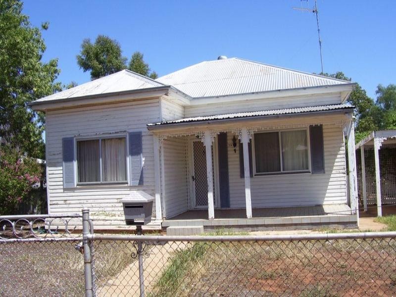 114 Euchie Street, Peak Hill NSW 2869