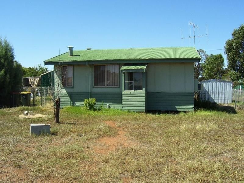 5 West Street, Trundle NSW 2875