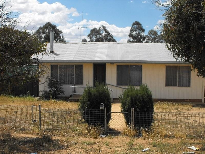 62 Woodward Street, Parkes NSW 2870