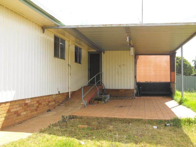 62 Woodward Street, Parkes NSW 2870