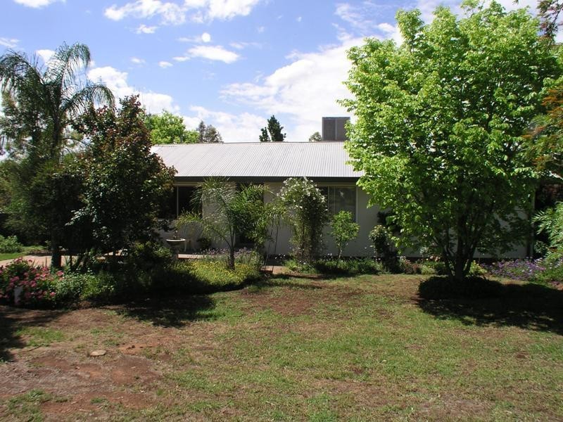 54 Woodward Street, Parkes NSW 2870