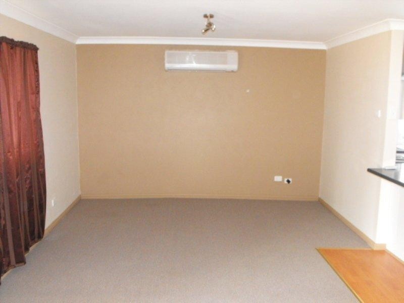 12 Paterson Street, Parkes NSW 2870