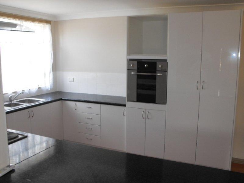12 Paterson Street, Parkes NSW 2870