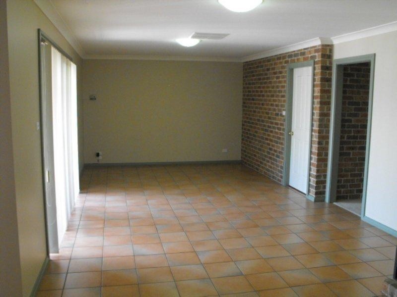 28 Fisher Street, Parkes NSW 2870
