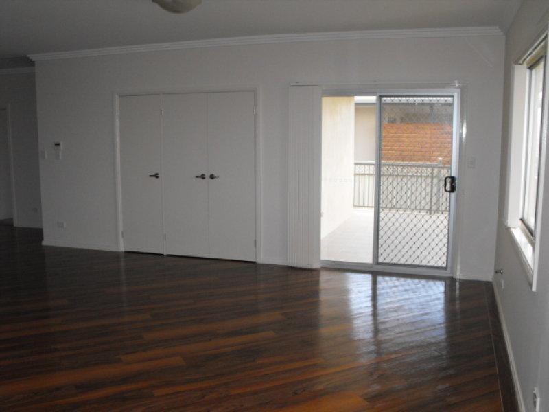 7 Koala Street, Parkes NSW 2870