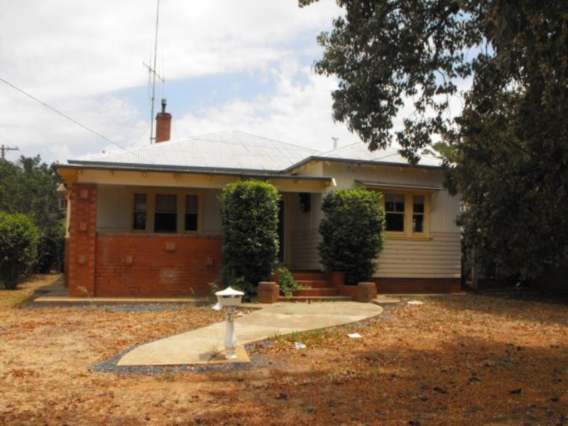 7 Phoenix, Parkes NSW 2870