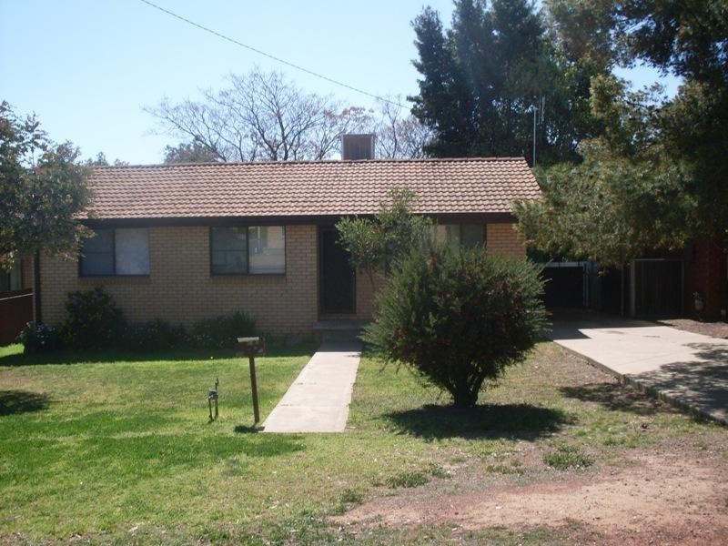 20 Callaghan Street, Parkes NSW 2870