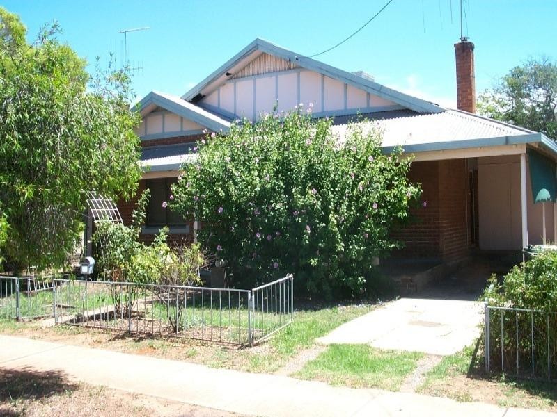 6 Grenfell Street, Parkes NSW 2870