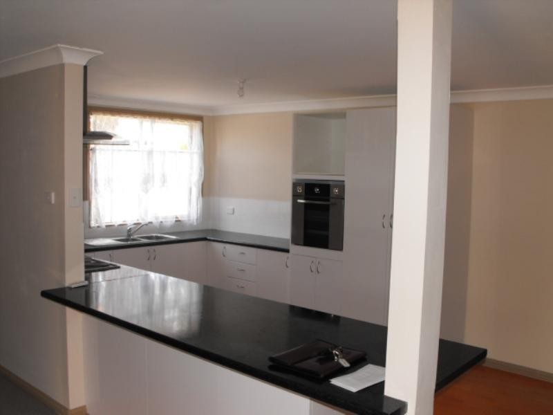 12 Paterson Street, Parkes NSW 2870