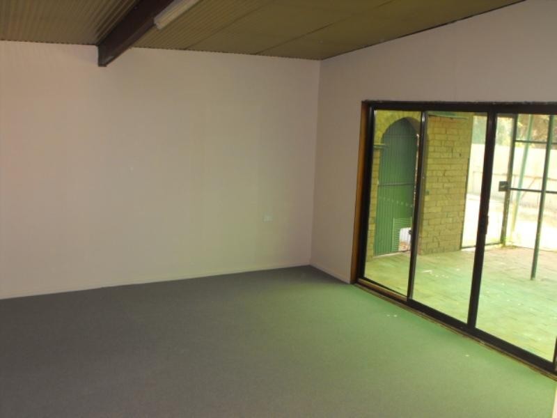 12 Paterson Street, Parkes NSW 2870