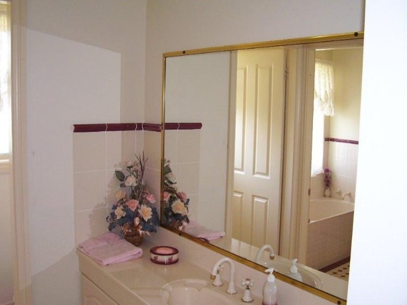 14 Christina Close, Parkes NSW 2870