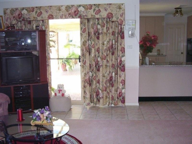 14 Christina Close, Parkes NSW 2870