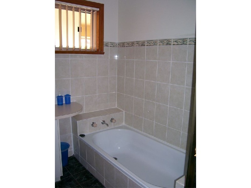 27 Mengarvie Road, Parkes NSW 2870