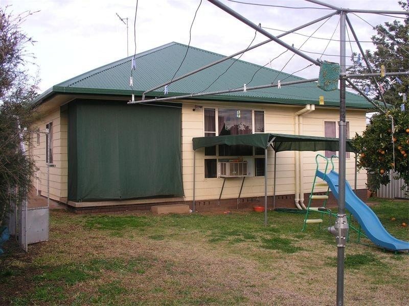 82 High Street, Parkes NSW 2870