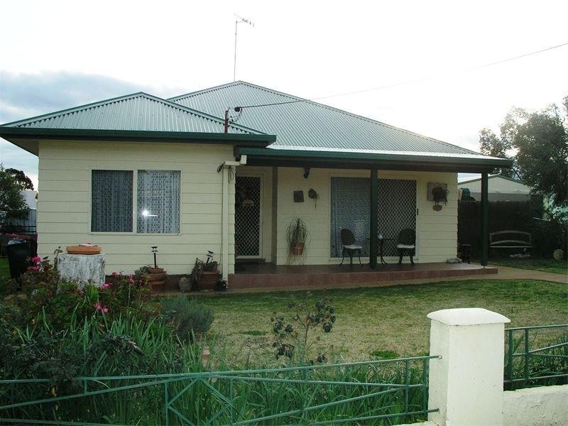 82 High Street, Parkes NSW 2870