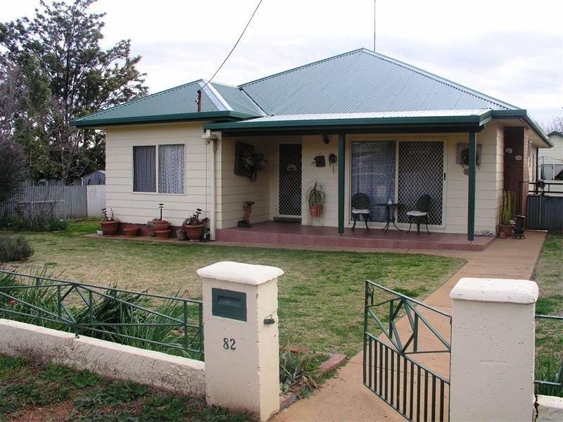 82 High Street, Parkes NSW 2870