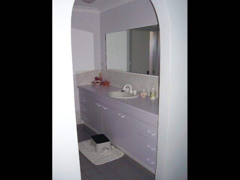 18 Georgefield Drive, Parkes NSW 2870