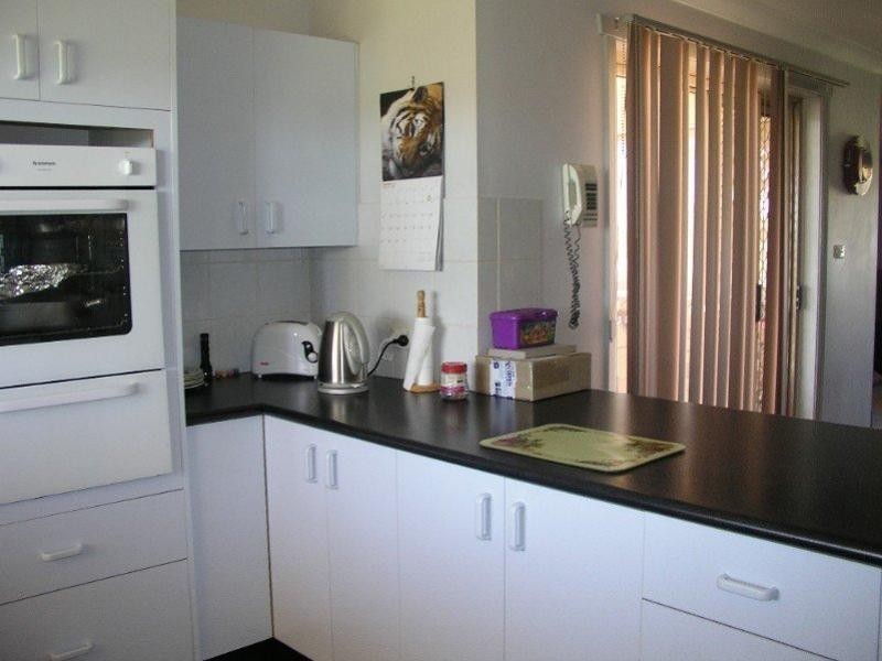 18 Georgefield Drive, Parkes NSW 2870