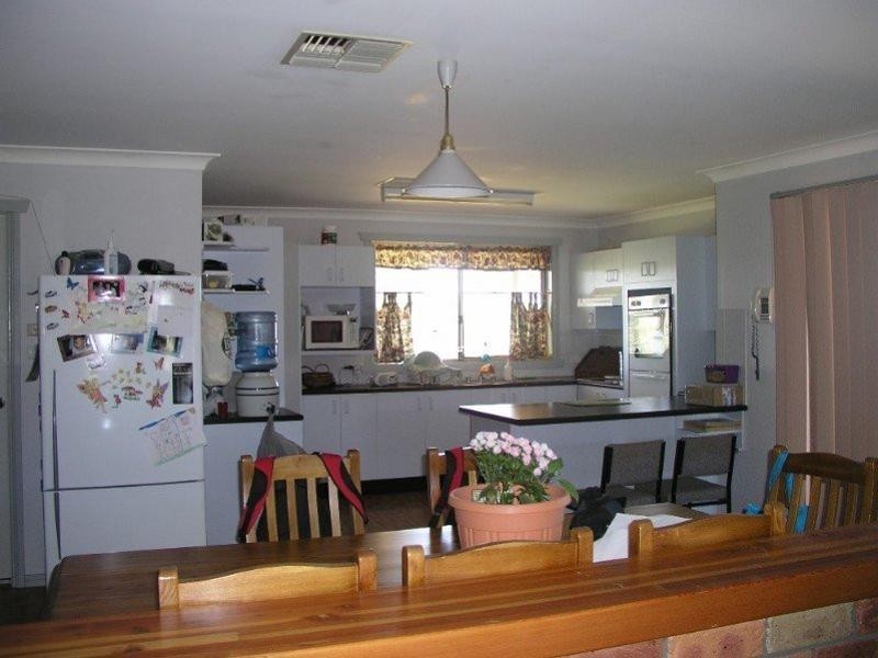 18 Georgefield Drive, Parkes NSW 2870