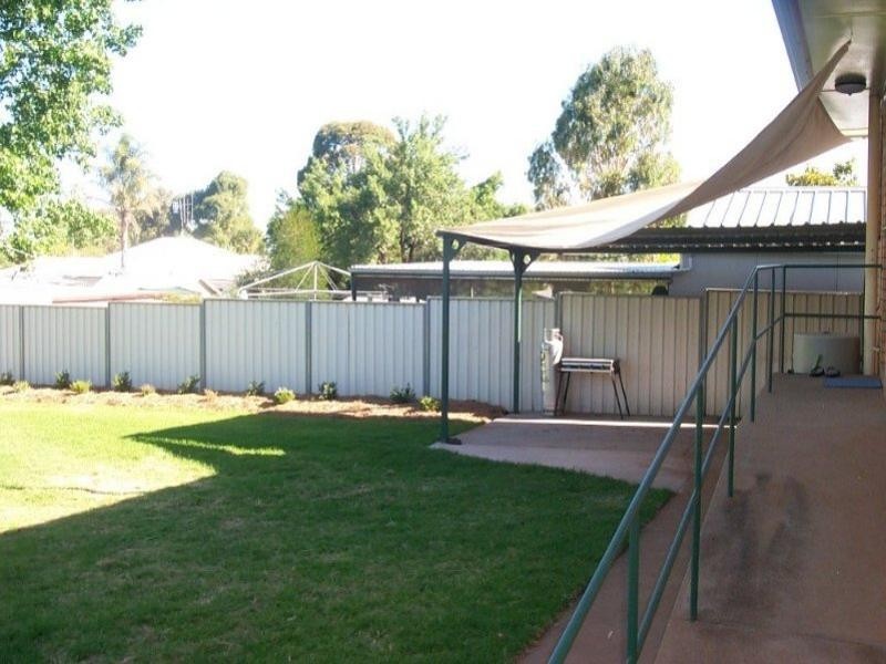 22 Weston Street, Parkes NSW 2870