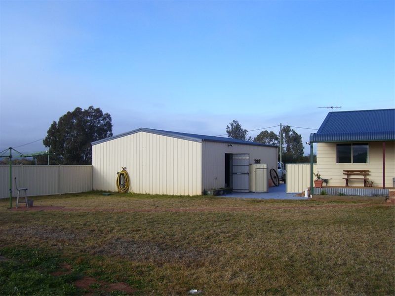 20 Field Road, Parkes NSW 2870