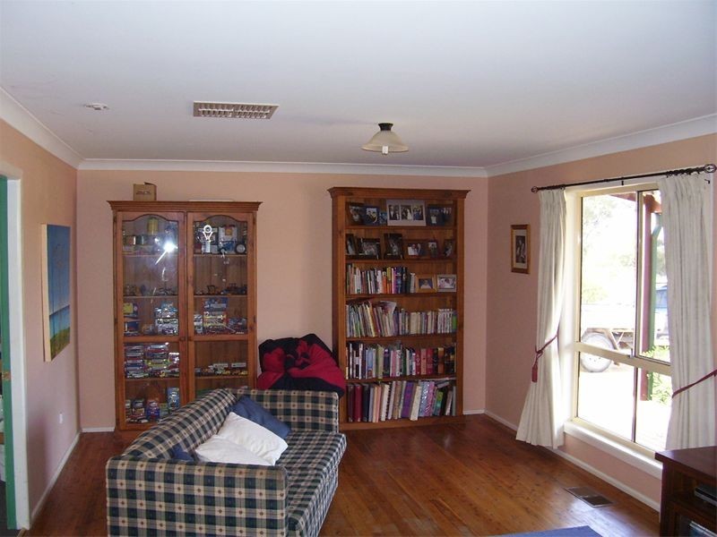 20 Field Road, Parkes NSW 2870