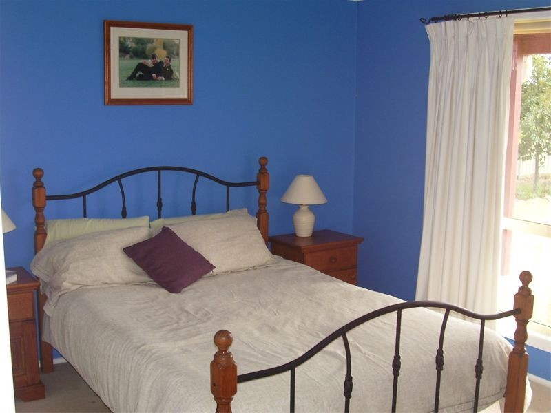 20 Field Road, Parkes NSW 2870