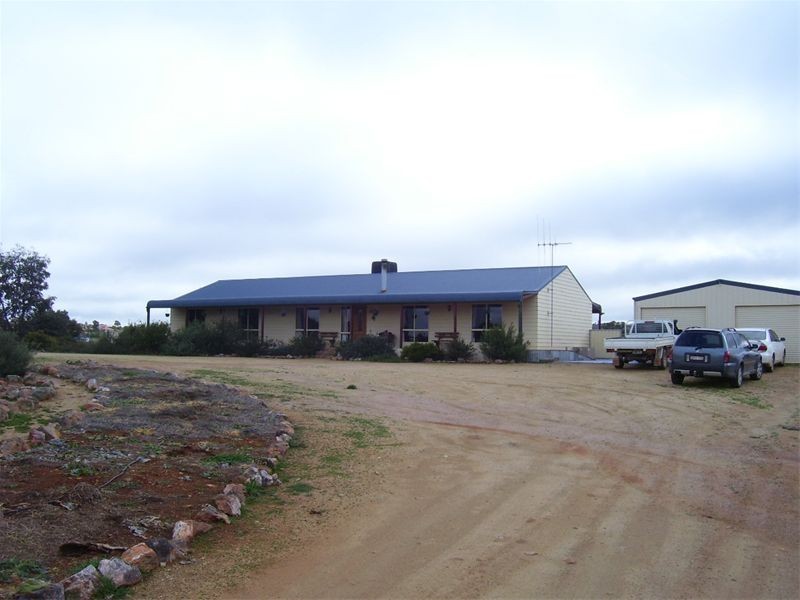 20 Field Road, Parkes NSW 2870