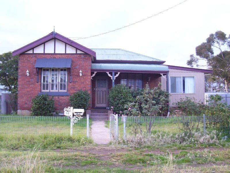 10 May Street, Parkes NSW 2870