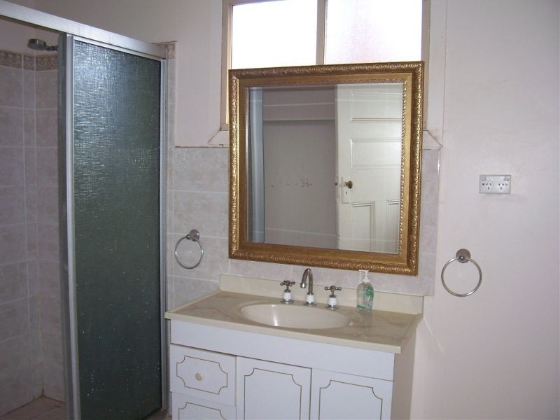 10 May Street, Parkes NSW 2870