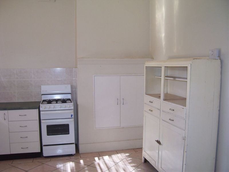 10 May Street, Parkes NSW 2870
