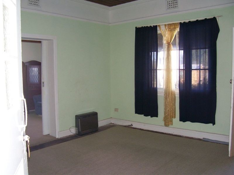 10 May Street, Parkes NSW 2870