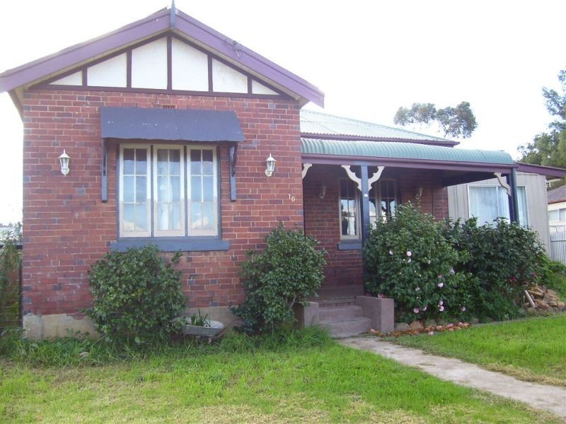 10 May Street, Parkes NSW 2870