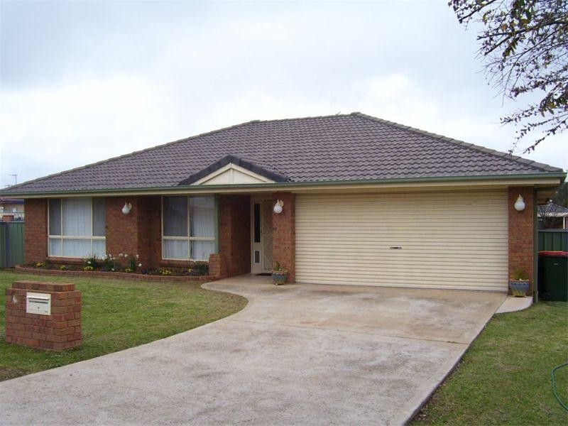 5 Friendship Place, Parkes NSW 2870