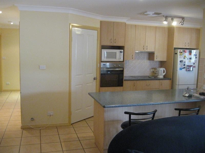 15 Noonan Street, Parkes NSW 2870