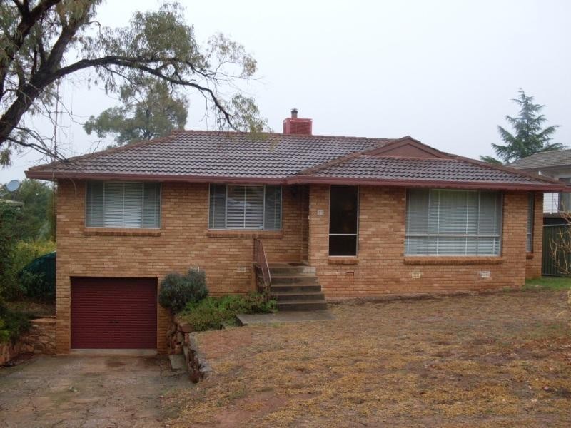 7 Evans Parade, Parkes NSW 2870