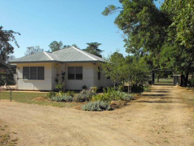 13 KELLY Road, Parkes NSW 2870