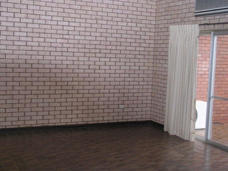 4/11 Albert Street, Parkes NSW 2870