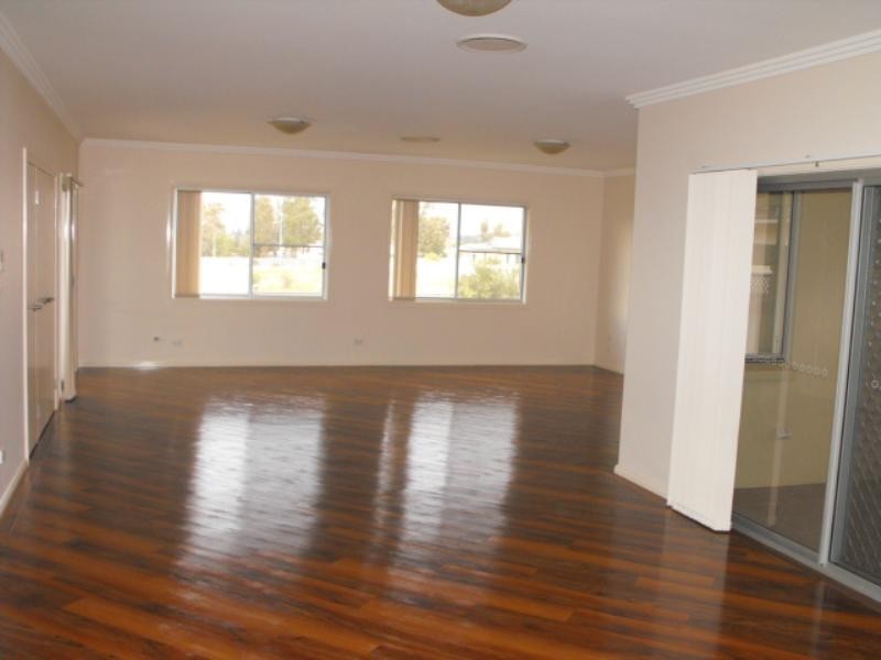 7 Koala Street, Parkes NSW 2870