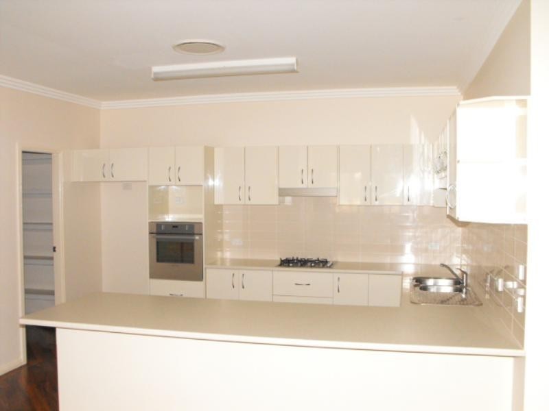 7 Koala Street, Parkes NSW 2870