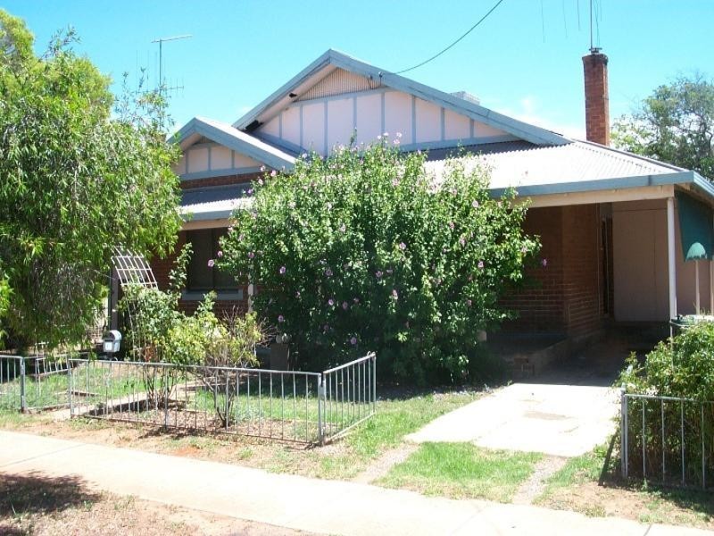 6 Grenfell Street, Parkes NSW 2870