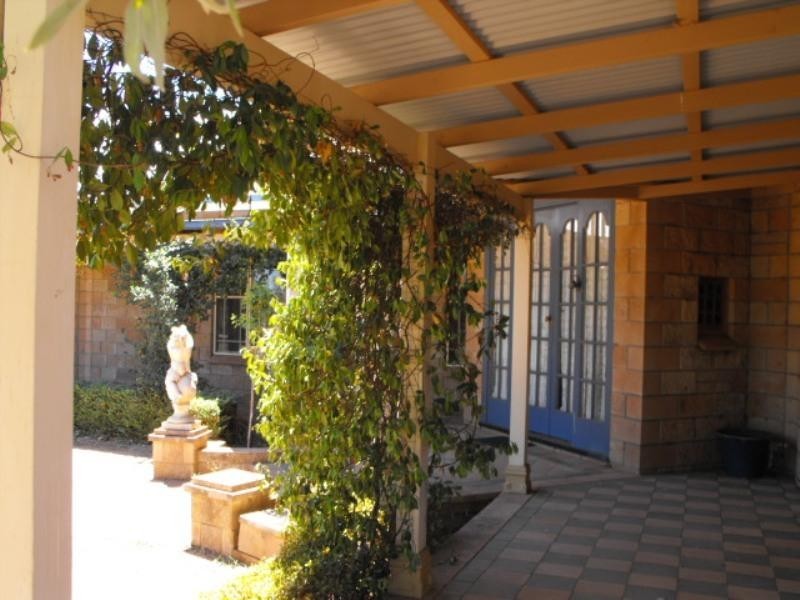 237 Nash Street, Parkes NSW 2870