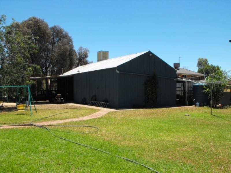 237 Nash Street, Parkes NSW 2870