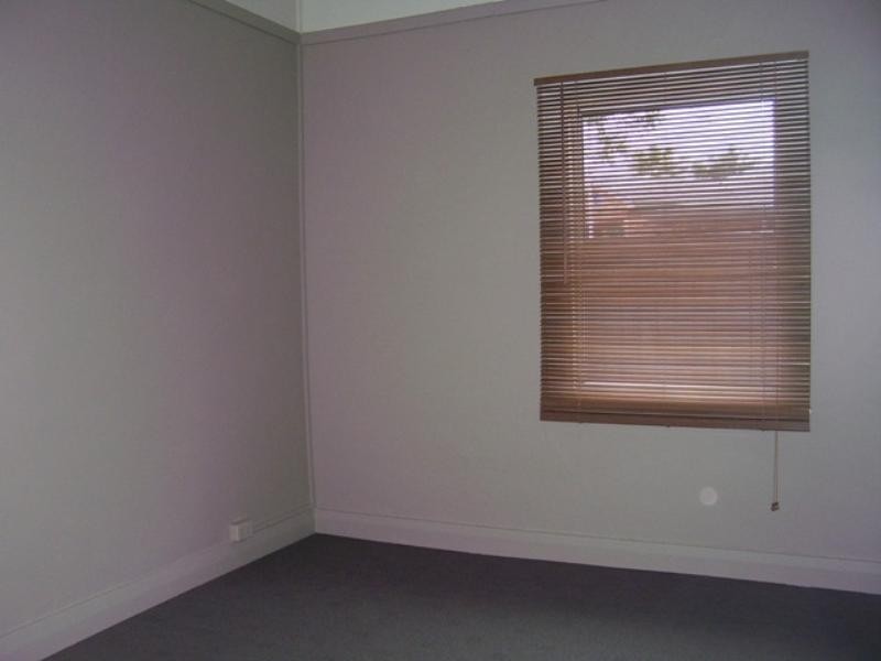 5 Cooke Streert, Parkes NSW 2870