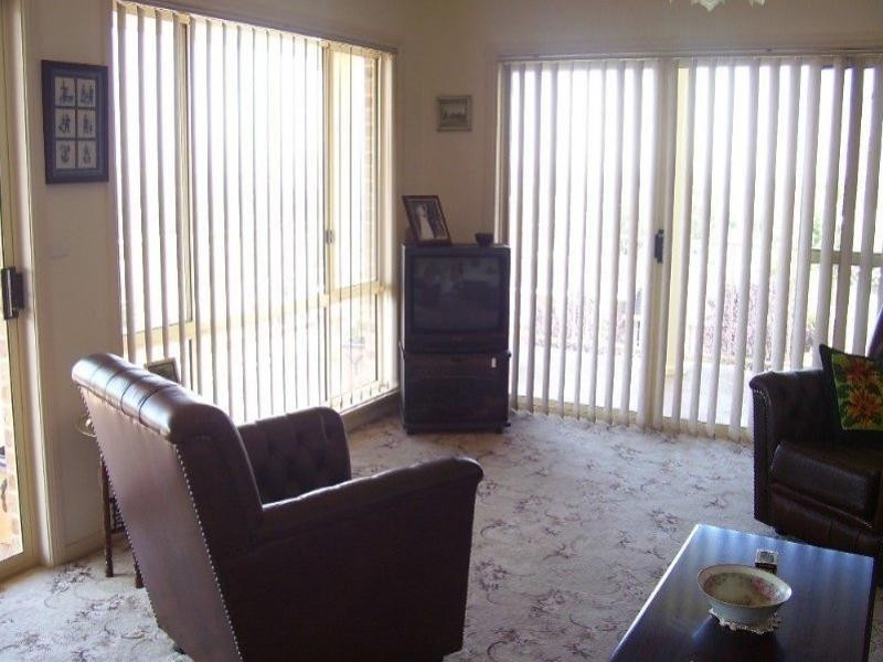 40B Barton Street, Parkes NSW 2870