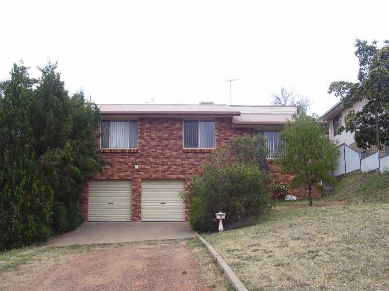 6 Church Street East, Parkes NSW 2870