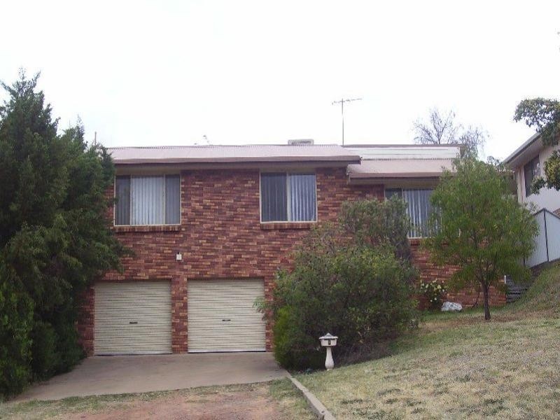 6 Church Street East, Parkes NSW 2870