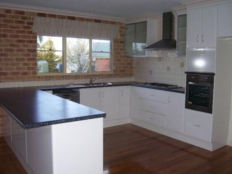 8 Arana Place, Parkes NSW 2870