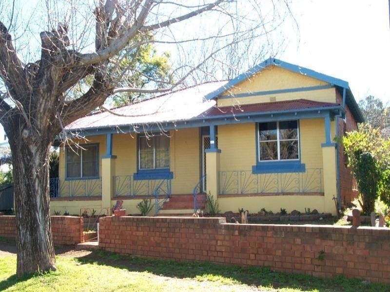 58 Orange Street, Parkes NSW 2870