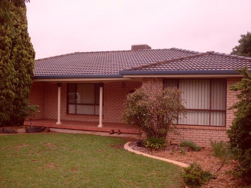 27 Moor Street, Parkes NSW 2870